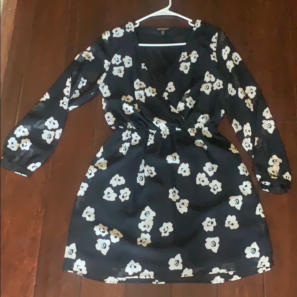Black patterned long sleeve dress midi